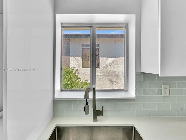 11900 N Bayshore Dr 1-8, North Miami, FL 33181