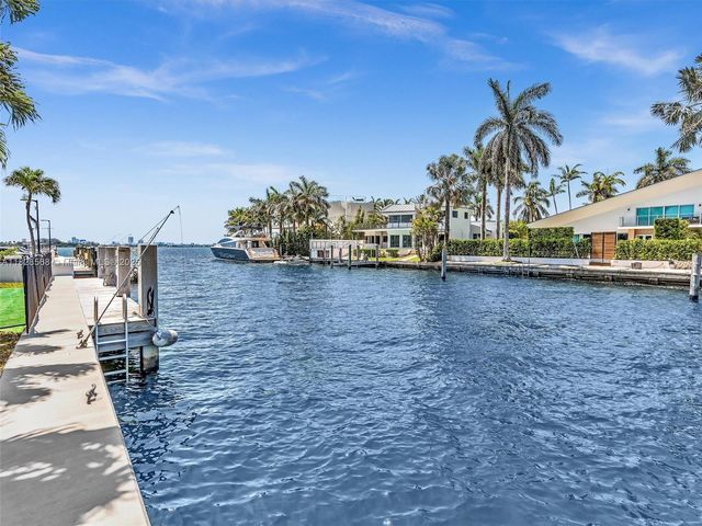 11900 N Bayshore Dr 1-8, North Miami, FL 33181