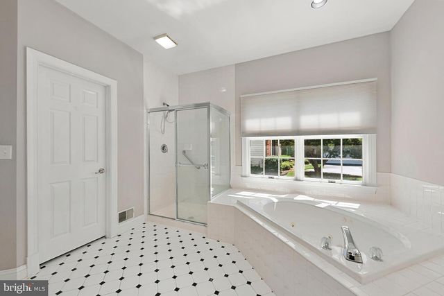 8504 SOUTHFIELDS CIR, Lutherville Timonium, MD 21093