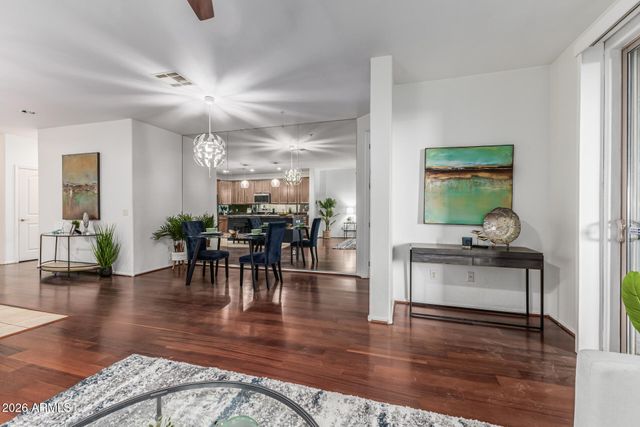 10655 N 9TH Street 113, Phoenix, AZ 85020