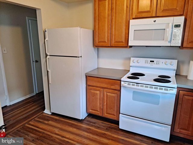 2-1 FLORENCE TOLLGATE, Florence, NJ 08518