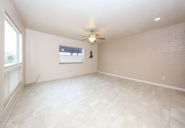 433 N Calle Del Diablo, Green Valley, AZ 85614