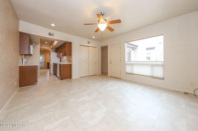 433 N Calle Del Diablo, Green Valley, AZ 85614