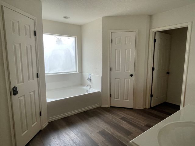 1014 Thistle Meade Circle, Burleson, TX 76028