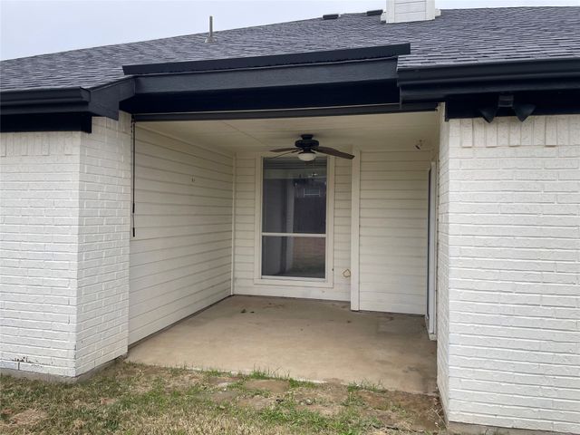 1014 Thistle Meade Circle, Burleson, TX 76028