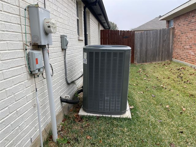 1014 Thistle Meade Circle, Burleson, TX 76028