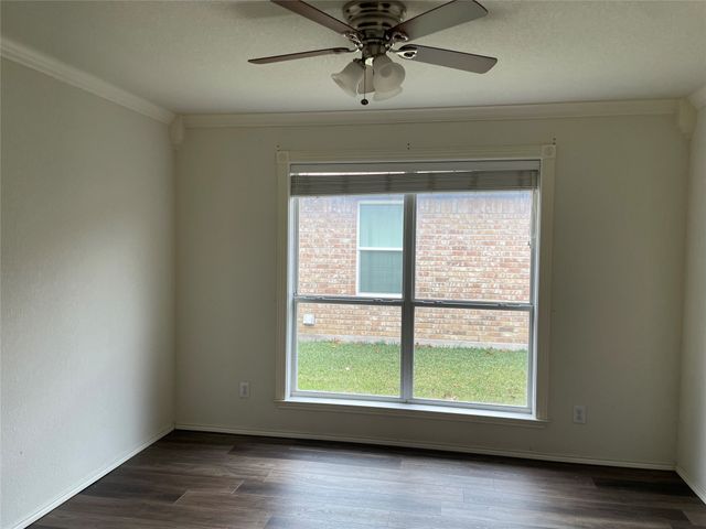 1014 Thistle Meade Circle, Burleson, TX 76028