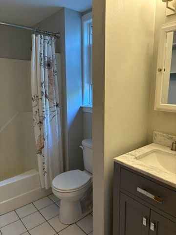 131 N Main St 5, Andover, MA 01810