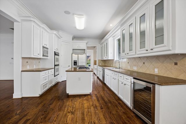 3618 Bellefontaine Street, Houston, TX 77025