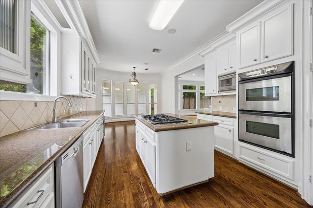 3618 Bellefontaine Street, Houston, TX 77025