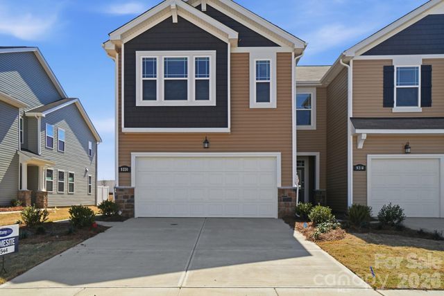 5222 Wyes Oak Lane, Charlotte, NC 28269