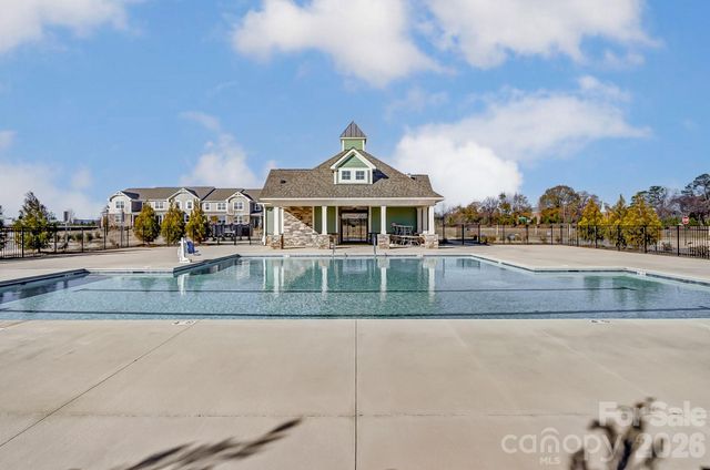 5222 Wyes Oak Lane, Charlotte, NC 28269
