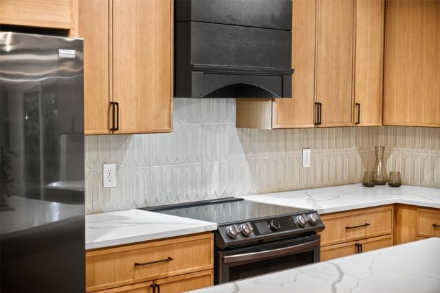 1004 Western Hills Drive, Sherman, TX 75092