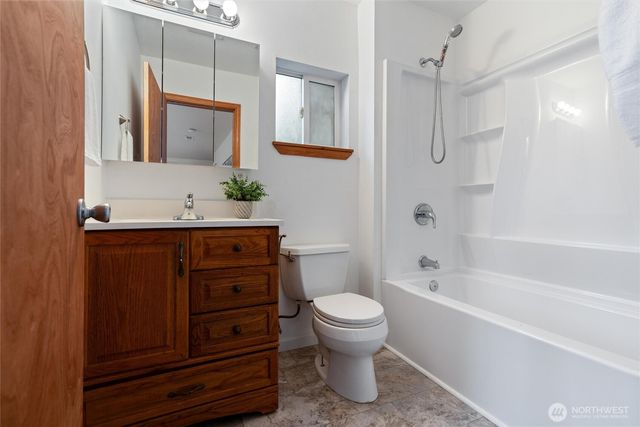 2750 California Avenue E, Port Orchard, WA 98366