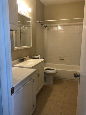 601 W Polk Street 1, Houston, TX 77019