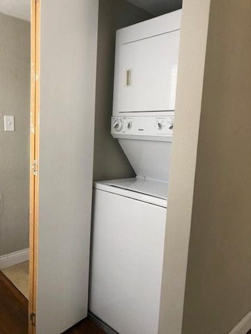 601 W Polk Street 1, Houston, TX 77019