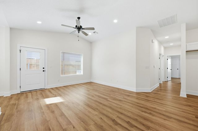 16902 W Kashmir St, Goddard, KS 67052