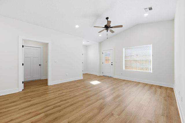 16902 W Kashmir St, Goddard, KS 67052