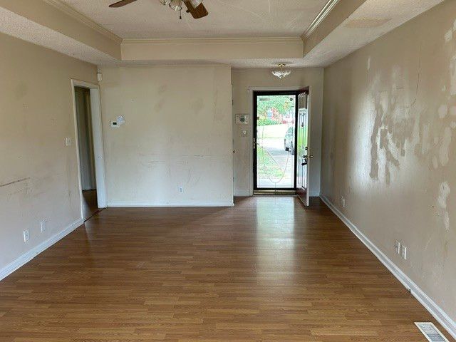 3277 S Senseney Cir, Clarksville, TN 37042