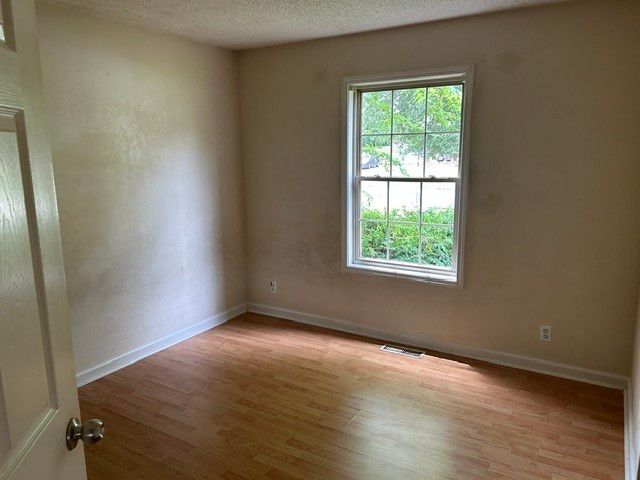 3277 S Senseney Cir, Clarksville, TN 37042