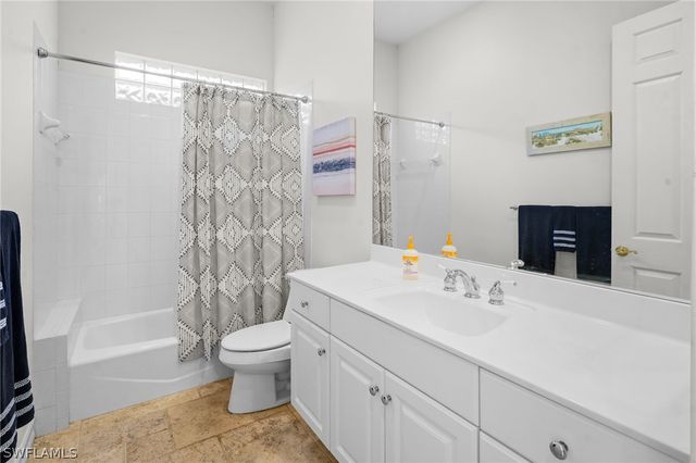 3660 Olde Cottage LN, Bonita Springs, FL 34134