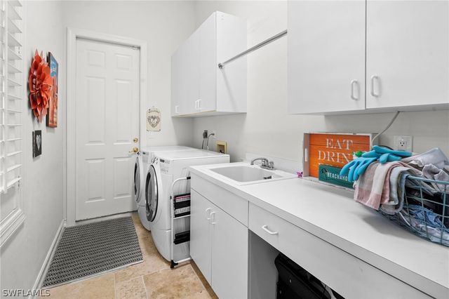 3660 Olde Cottage LN, Bonita Springs, FL 34134