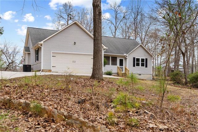 102 Discovery Bay NW, Milledgeville, GA 31061