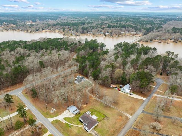 102 Discovery Bay NW, Milledgeville, GA 31061