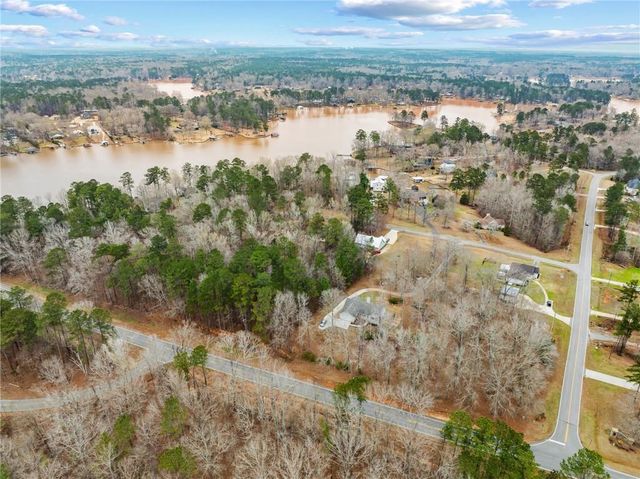 102 Discovery Bay NW, Milledgeville, GA 31061