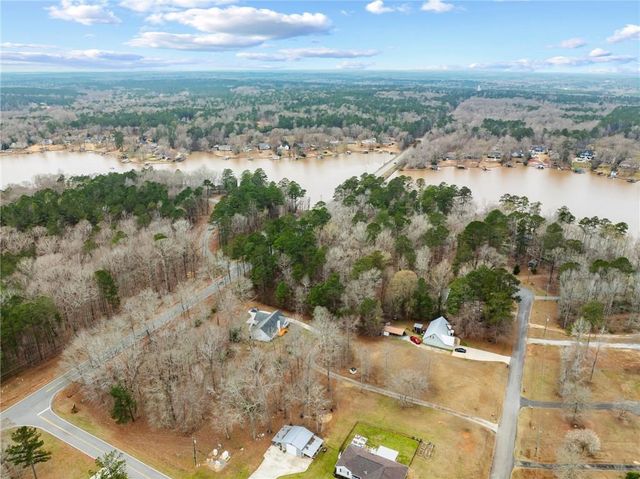 102 Discovery Bay NW, Milledgeville, GA 31061