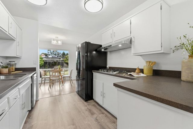 2633 Foster Street, San Mateo, CA 94403