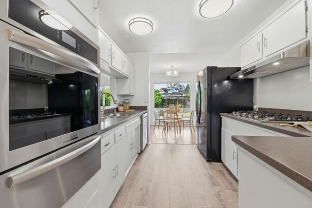 2633 Foster Street, San Mateo, CA 94403