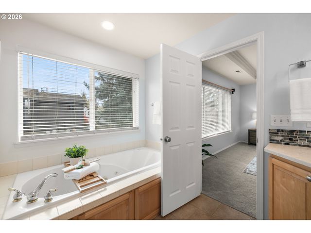 16614 Nw TUCSON St, Beaverton, OR 97006