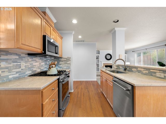 16614 Nw TUCSON St, Beaverton, OR 97006