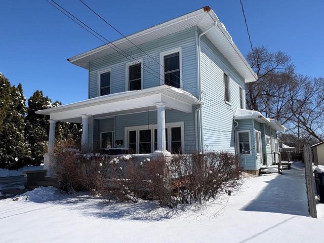 513 Center Avenue, Janesville, WI 53548