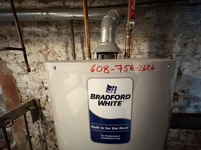 513 Center Avenue, Janesville, WI 53548