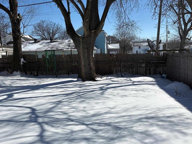 513 Center Avenue, Janesville, WI 53548