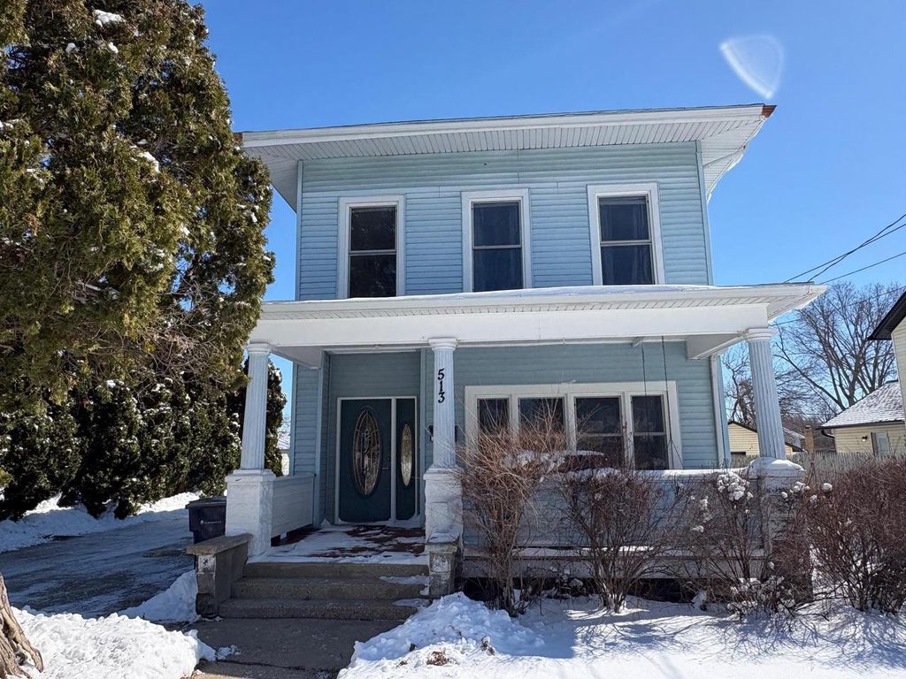 513 Center Avenue, Janesville, WI 53548