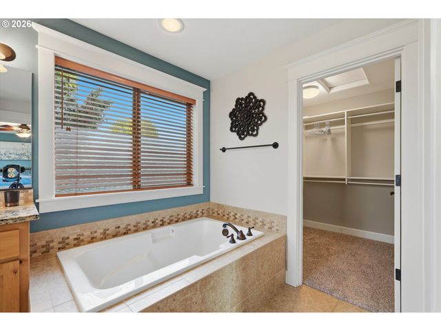 17141 Sw KING RICHARD Ct, Sherwood, OR 97140