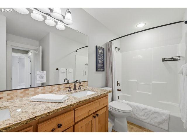 17141 Sw KING RICHARD Ct, Sherwood, OR 97140