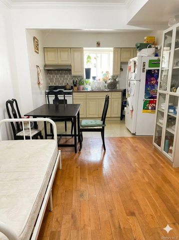 35-09 Leavitt Street, Flushing, NY 11354