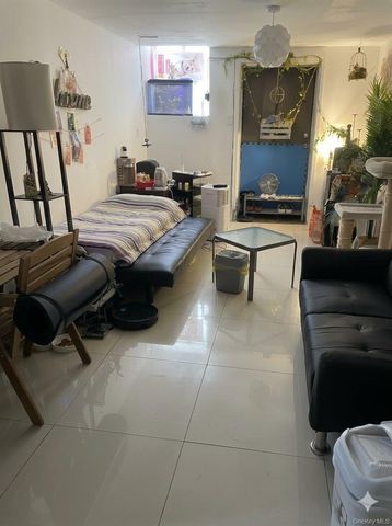 35-09 Leavitt Street, Flushing, NY 11354