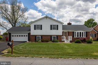5040 BARLEY DR, Stephens City, VA 22655