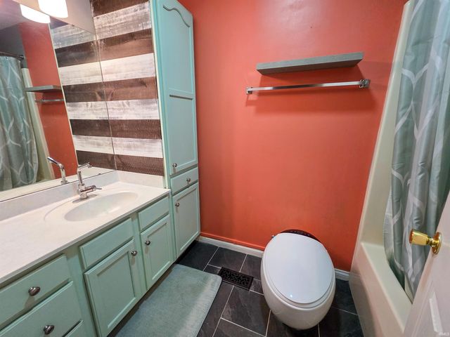 2904 Dexter Court, Evansville, IN 47714