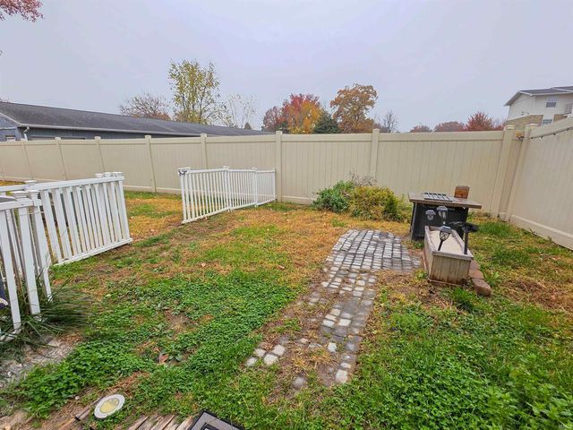 2904 Dexter Court, Evansville, IN 47714