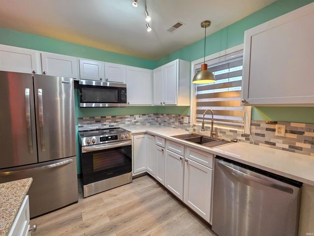 2904 Dexter Court, Evansville, IN 47714