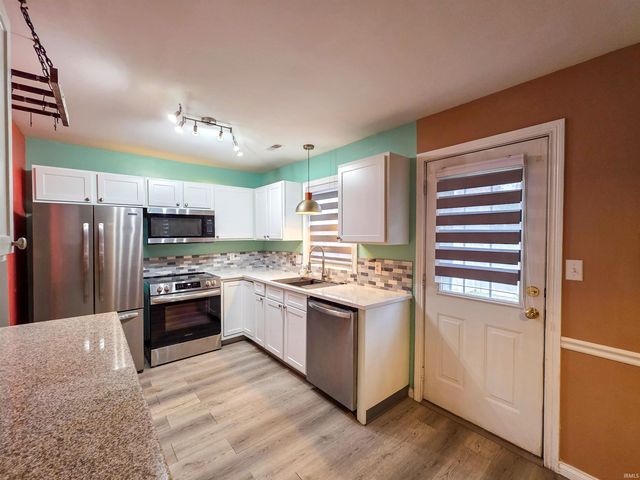 2904 Dexter Court, Evansville, IN 47714