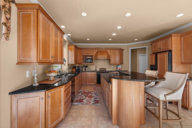 54185 Carrington Drive, Shelby Twp, MI 48316