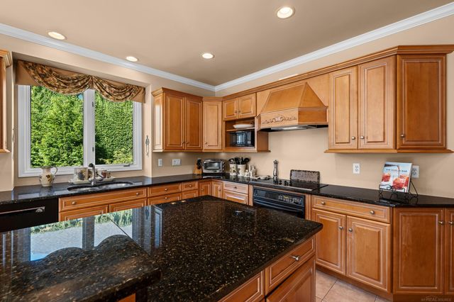 54185 Carrington Drive, Shelby Twp, MI 48316