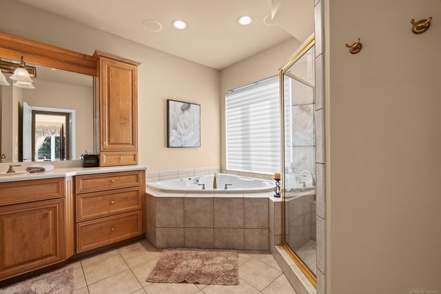 54185 Carrington Drive, Shelby Twp, MI 48316